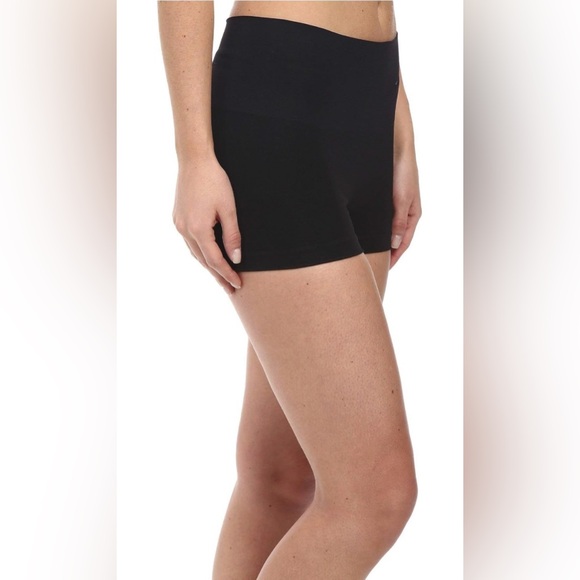 NWT SPANX Everyday Shaping Boyshort - Women’s Size Medium - Picture 1 of 6